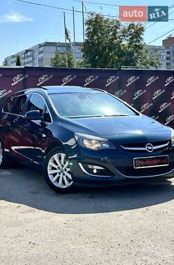 Універсал Opel Astra 2014 в Сумах