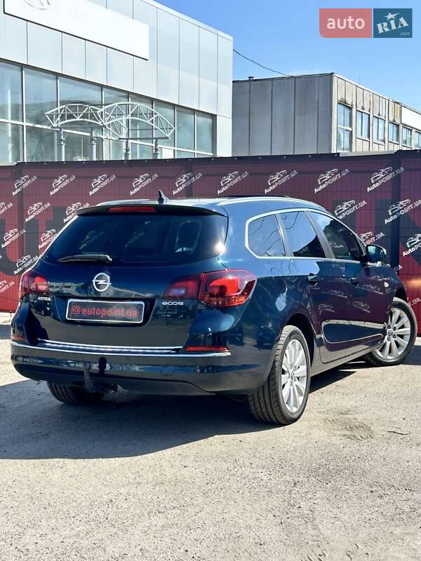Универсал Opel Astra 2014 в Сумах
