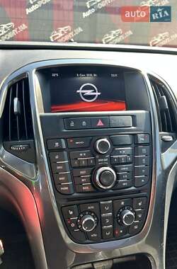 Универсал Opel Astra 2014 в 