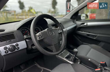Универсал Opel Astra 2006 в 