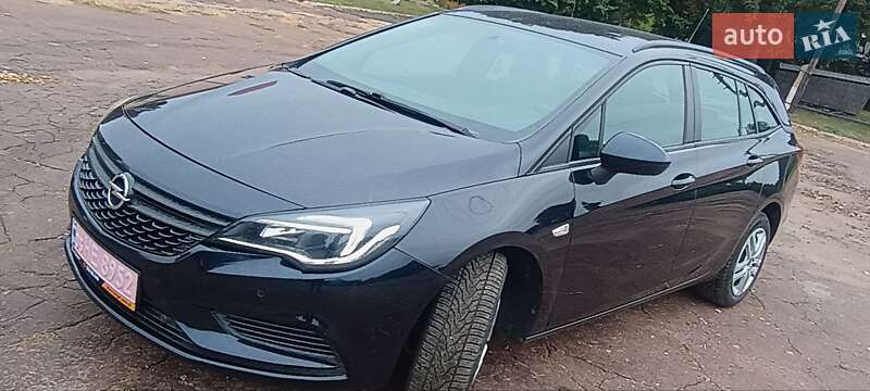 Универсал Opel Astra 2018 в Конотопе