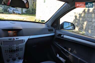 Хэтчбек Opel Astra 2009 в 
