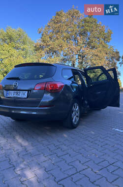 Универсал Opel Astra 2012 в 