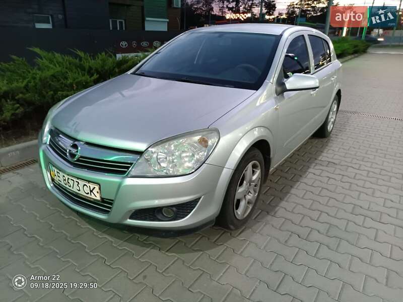 Хэтчбек Opel Astra 2008 в 