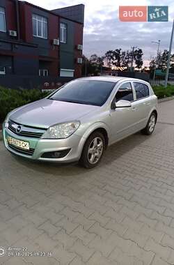 Хэтчбек Opel Astra 2008 в 