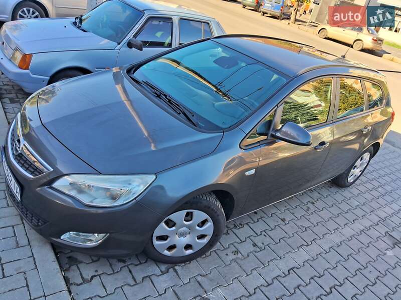Универсал Opel Astra 2011 в Шепетовке