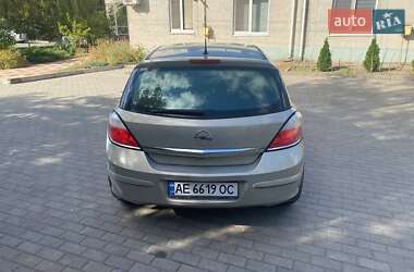 Хэтчбек Opel Astra 2006 в 
