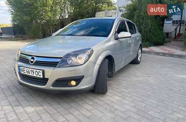 Хэтчбек Opel Astra 2006 в 