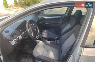 Хэтчбек Opel Astra 2006 в 