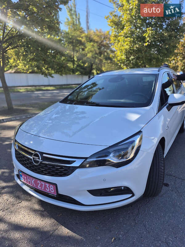 Универсал Opel Astra 2016 в Кривом Роге