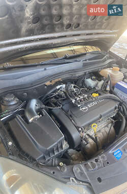 Хэтчбек Opel Astra 2009 в 