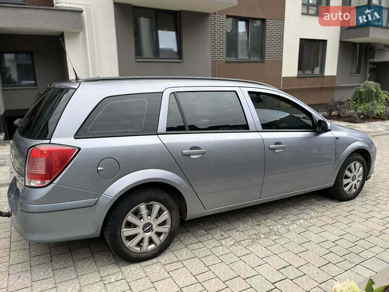 Универсал Opel Astra 2004 в Львове
