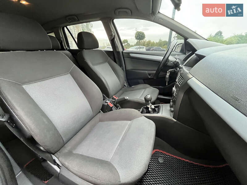 Универсал Opel Astra 2004 в Львове