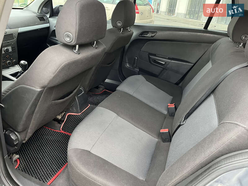 Универсал Opel Astra 2004 в Львове