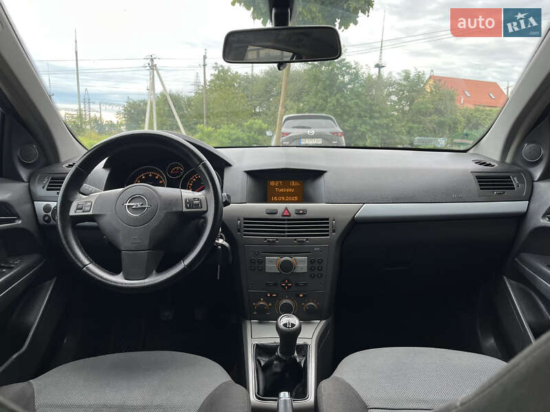 Универсал Opel Astra 2004 в Львове
