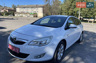Универсал Opel Astra 2012 в 