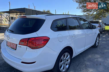 Универсал Opel Astra 2012 в 