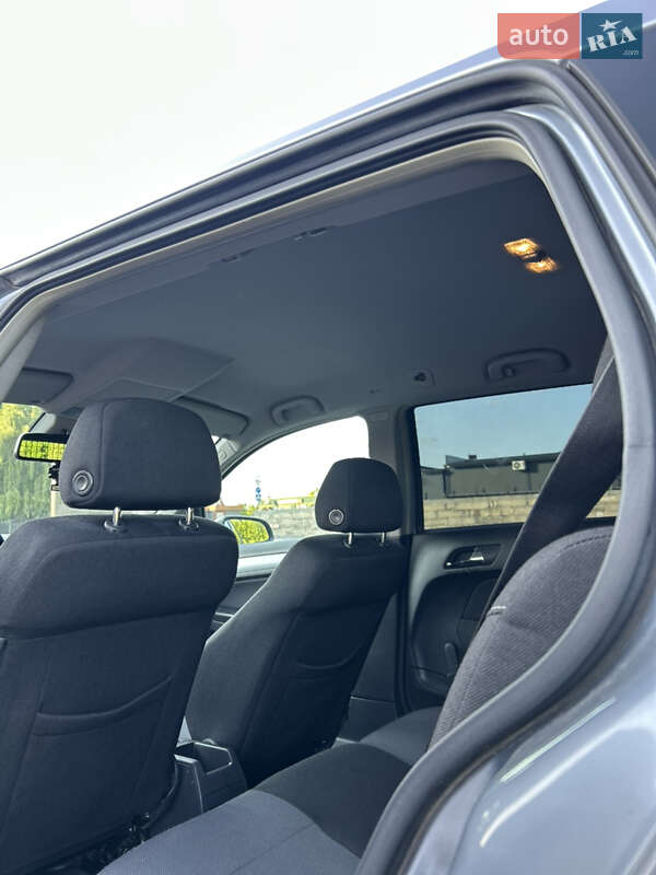Универсал Opel Astra 2005 в Золочеве