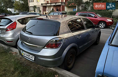 Хэтчбек Opel Astra 2008 в 
