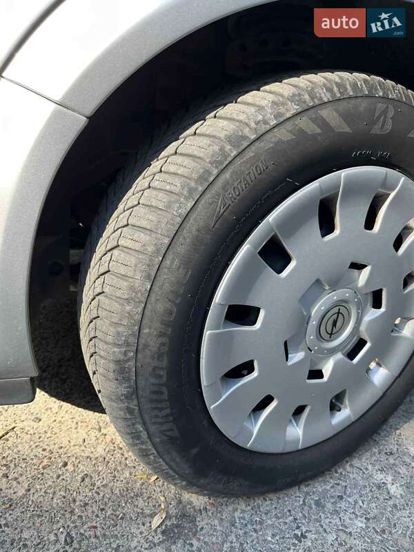Универсал Opel Astra 2006 в Рава-Русской