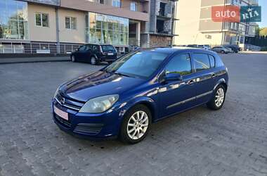 Хэтчбек Opel Astra 2005 в 