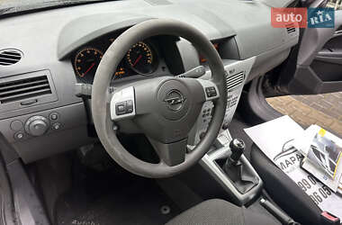 Хэтчбек Opel Astra 2009 в 
