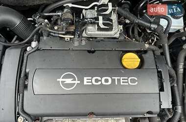 Хэтчбек Opel Astra 2009 в 