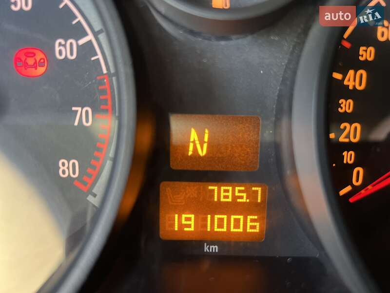 Седан Opel Astra 2013 в Николаеве