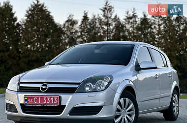 Хэтчбек Opel Astra 2005 в 
