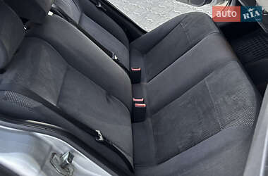 Хэтчбек Opel Astra 2005 в 