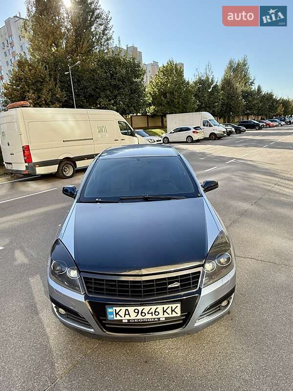 Хэтчбек Opel Astra 2006 в Киеве фото 10 Хэтчбек Opel Astra 2006 в Киеве