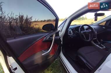 Универсал Opel Astra 2011 в 