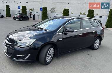 Универсал Opel Astra 2013 в 