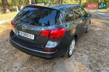 Универсал Opel Astra 2012 в 