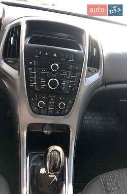 Универсал Opel Astra 2014 в 
