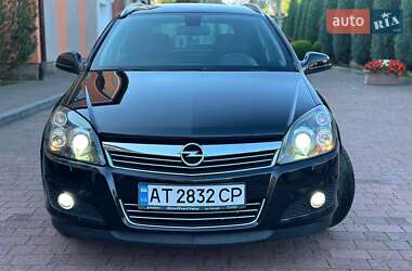 Универсал Opel Astra 2010 в 