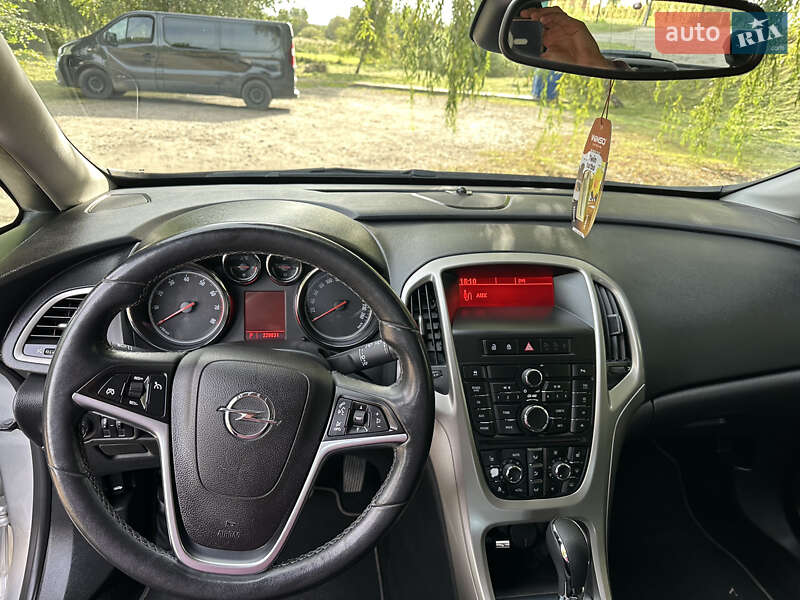 Хэтчбек Opel Astra 2011 в Владимире