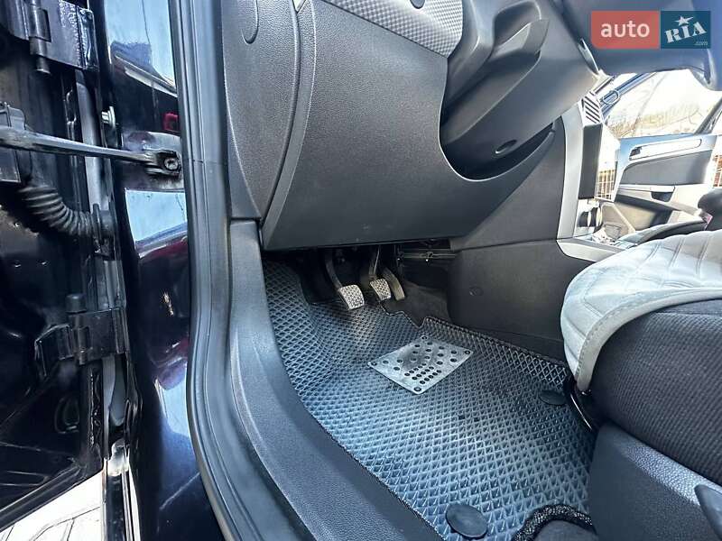 Универсал Opel Astra 2009 в Могилев-Подольске