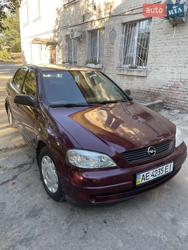 Седан Opel Astra 2007 в Днепре