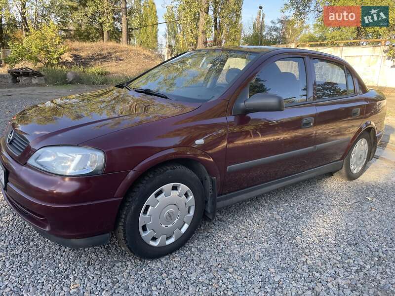 Седан Opel Astra 2007 в Днепре
