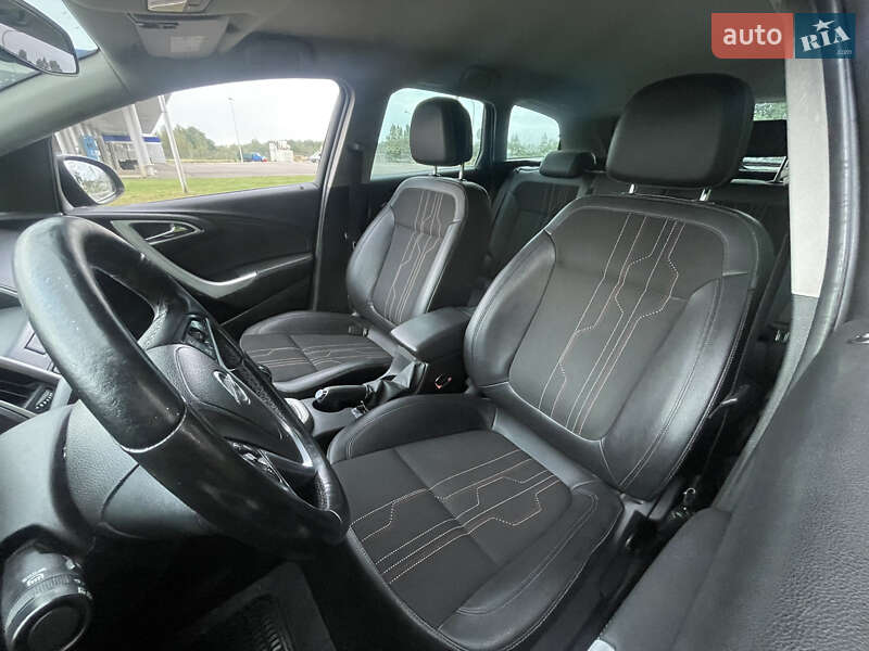 Универсал Opel Astra 2013 в Ковеле