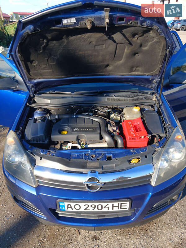 Универсал Opel Astra 2006 в Мукачево
