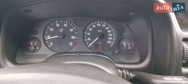 Хэтчбек Opel Astra 2007 в Зачепиловке