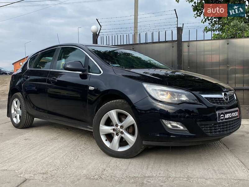 Opel Astra 2011