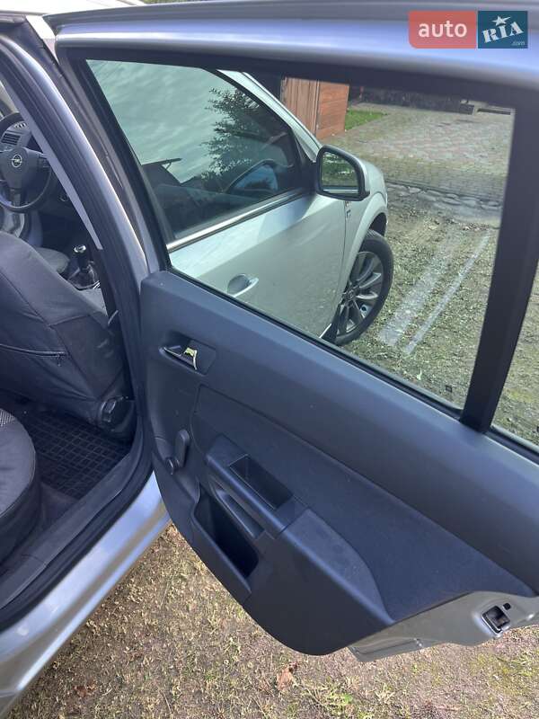 Универсал Opel Astra 2010 в Львове фото 19 Универсал Opel Astra 2010 в Львове