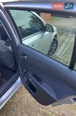 Универсал Opel Astra 2010 в 