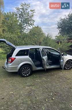 Универсал Opel Astra 2010 в 