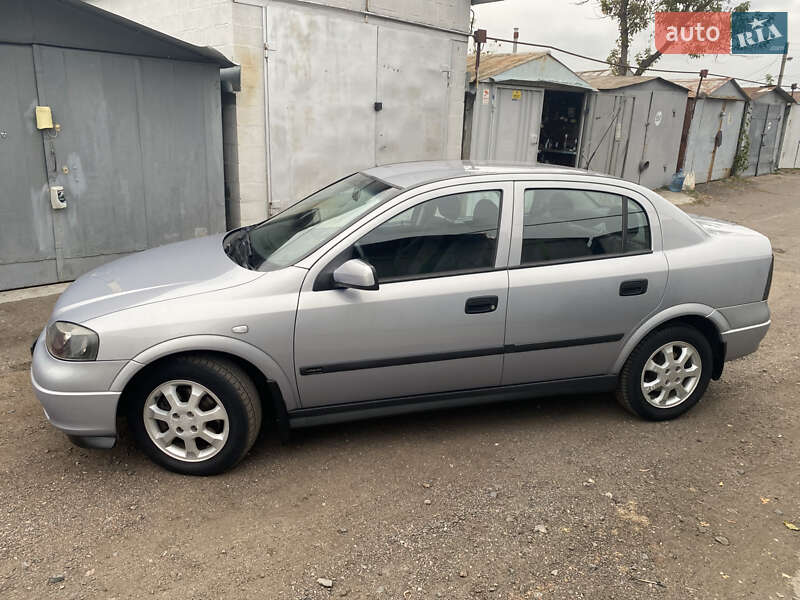 Седан Opel Astra 2002 в Черкассах