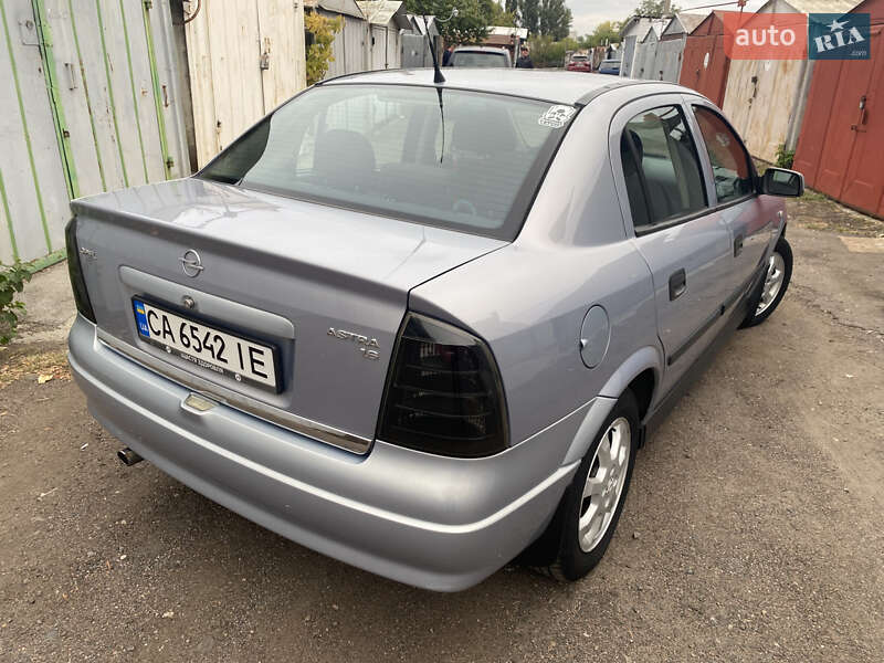 Седан Opel Astra 2002 в Черкассах