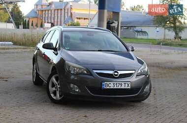 Универсал Opel Astra 2011 в 